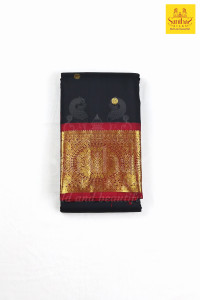 black-border-silk-with-contrast-maroon-border