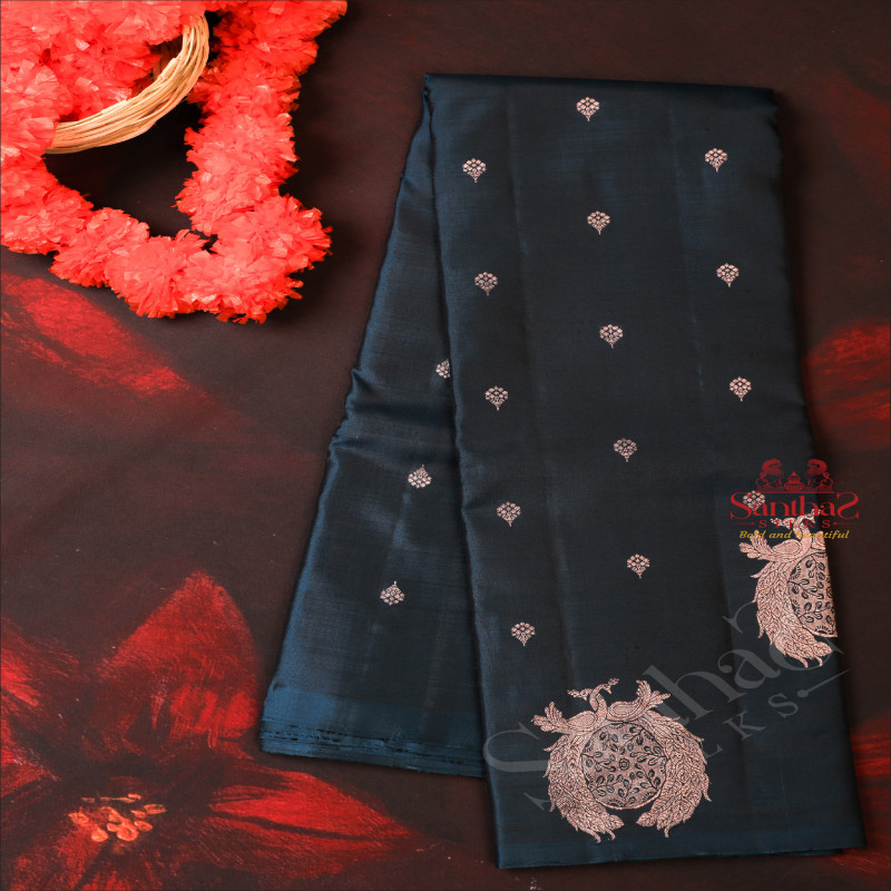 BORDERLESS YALE BLUE COLOUR BODY WITH PEACOCK BUTTA & SELF BLOUSE