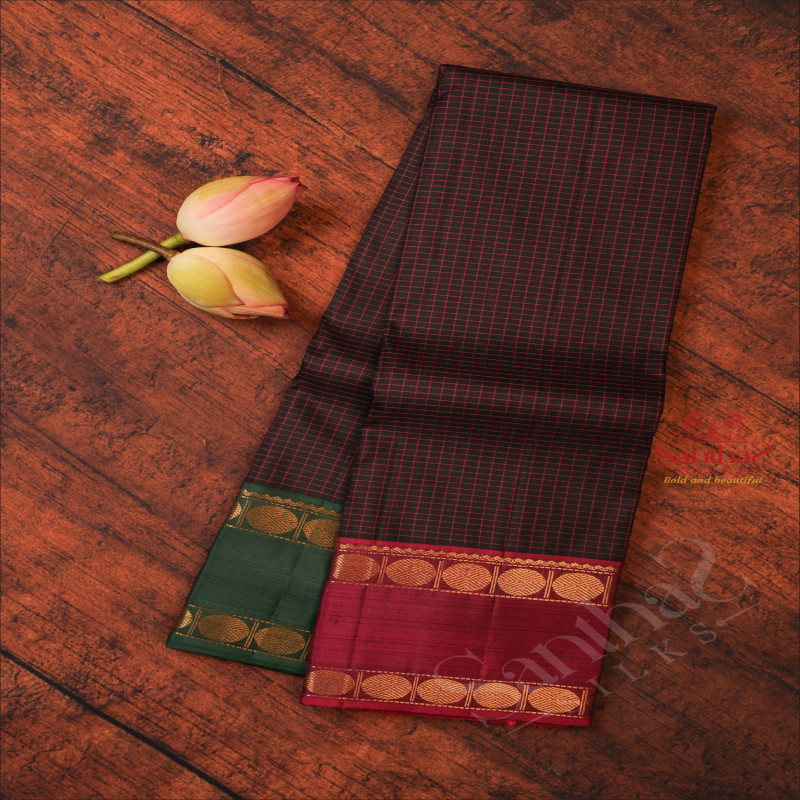 DARK PURPLE COLOUR CHECKED BODY WITH GANGA JAMUNA BORDER WITH CONTRAST BLOUSE & BORDER