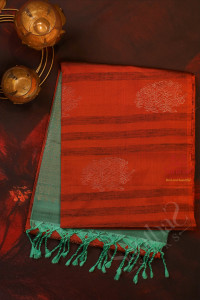 dark-honey-colour-body-with-golden-zari-floral-embosed-with-contrast-blouse-border