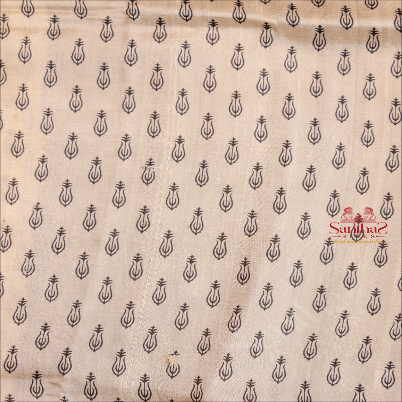  PRINTED SILK SAREE IN OFF WHITE COLOUR