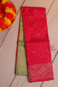 borderless-dark-pink-colour-body-with-golden-zari-coin-butta-with-contrast-blouse