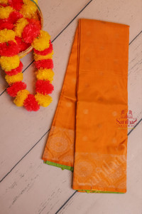 borderless-yellow-colour-body-with-golden-zari-butta-with-contrast-blouse