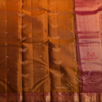 METALIC GOLD COLOUR BODY WITH GOLDEN ZARI BUTTAS AND CONTRAST PALLU & BLOUSE