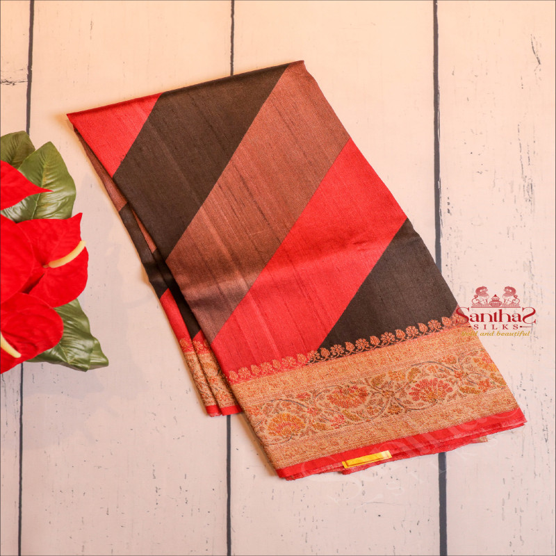 RED AND BLACK COLOUR RAW SILK SAREE WITH FLORAL BORDER & CONTRAST BLOUSE
