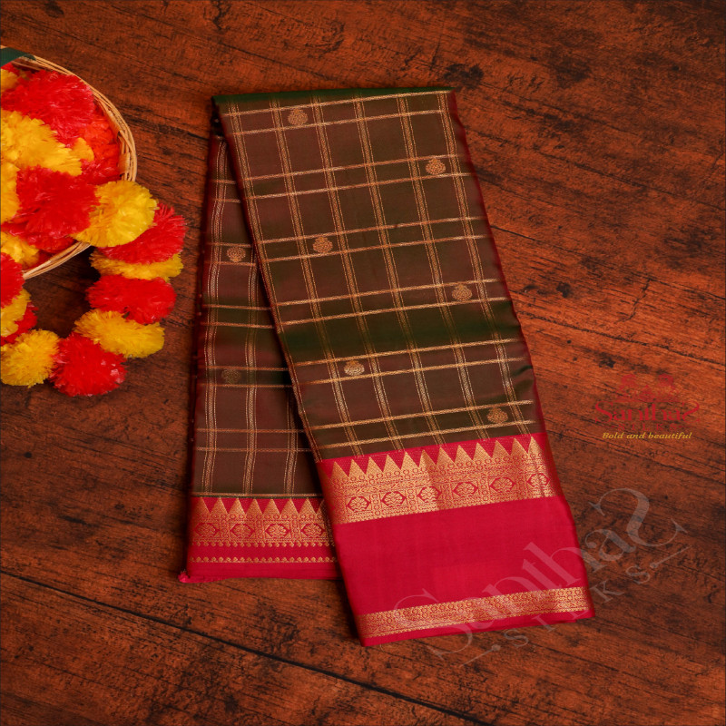 BOTTLE GREEN COLOUR CHECKED BODY WITH ZARI BUTTA AND CONTRAST BLOUSE & BORDER