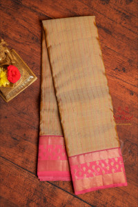 maple-syrup-brown-colour-body-with-checked-boxes-and-contrast-pallu-blouse