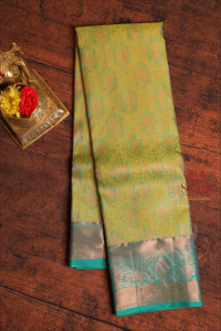 parrot-green-colour-body-with-jacquard-floral-embosed-with-contrast-blouse-border