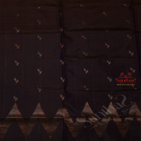 BORDERLESS NAVY BLUE COLOUR BODY WITH GOLDEN ZARI BUTTA WITH CONTRAST BLOUSE & PALLU